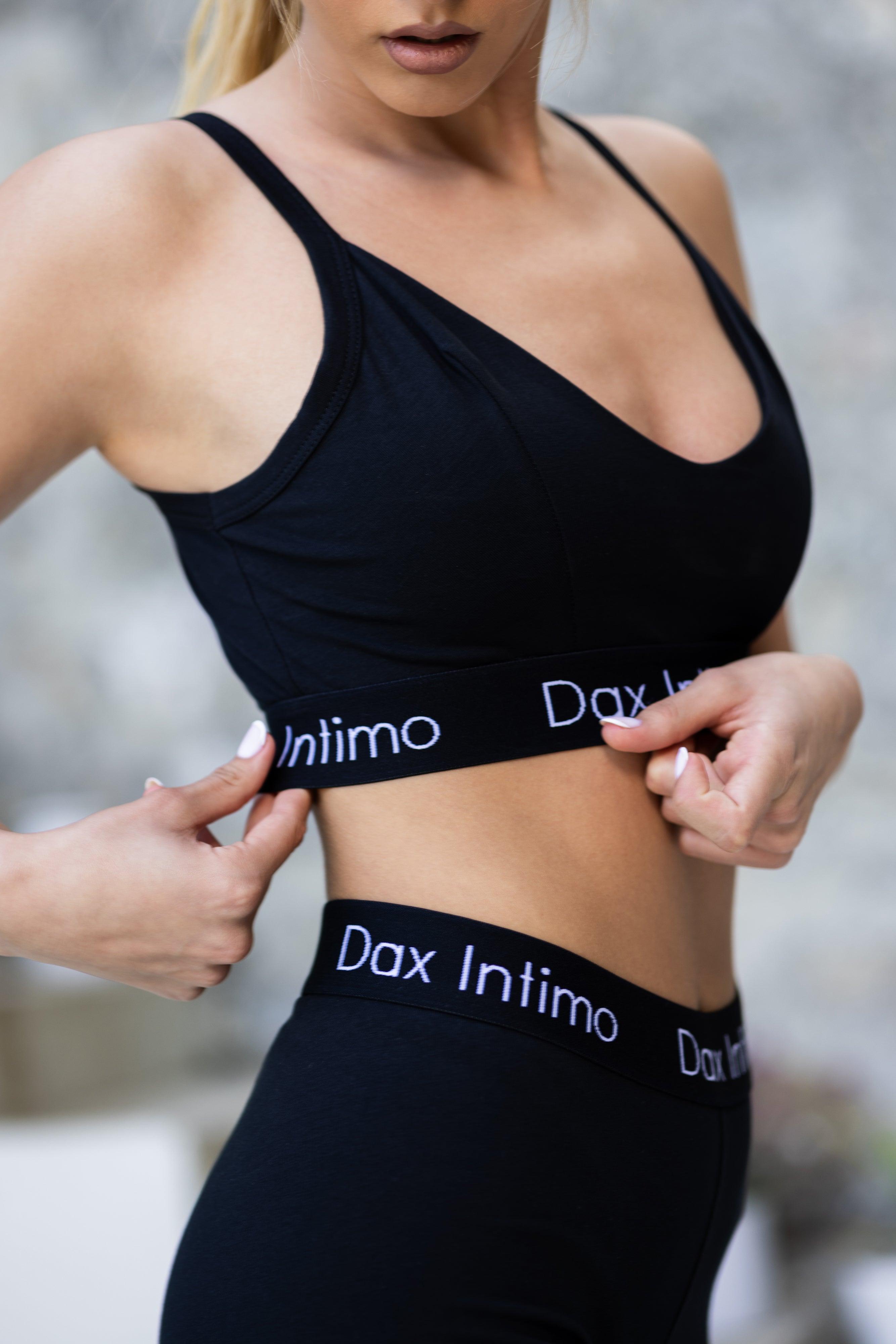 crni sportski grudnjak